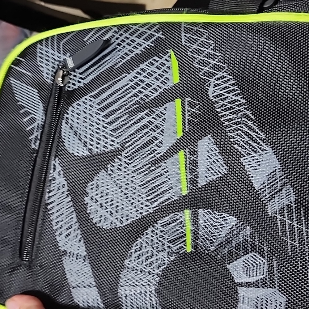 Black and Green Men's Backpack Used Great Conditions - Picture 12 of 12